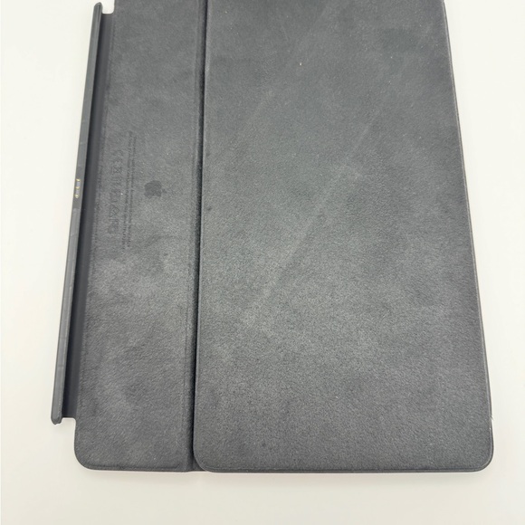 Apple iPad Smart Keyboard Cover For 10.2 inch and 10.5 inch iPad - Picture 3 of 6